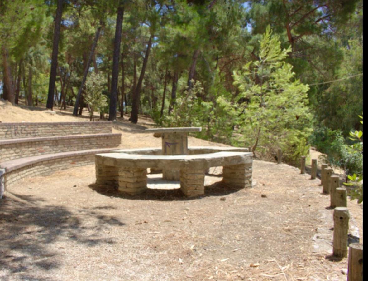 Oikiastudios2 Patras Luaran gambar